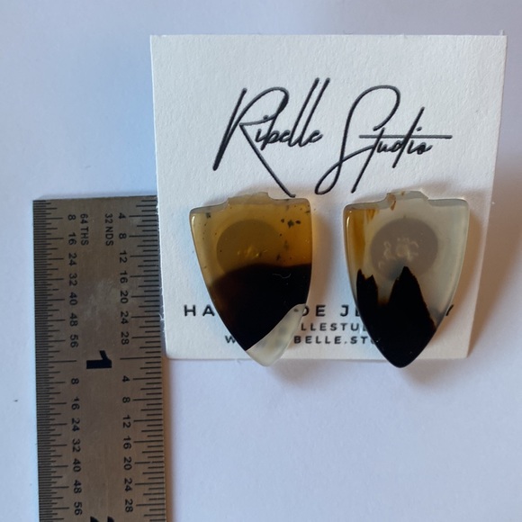 Handmade Agate Crystal Gemstone Arrowhead Earrings Pieced Stud Southwestern Boho - Picture 4 of 5